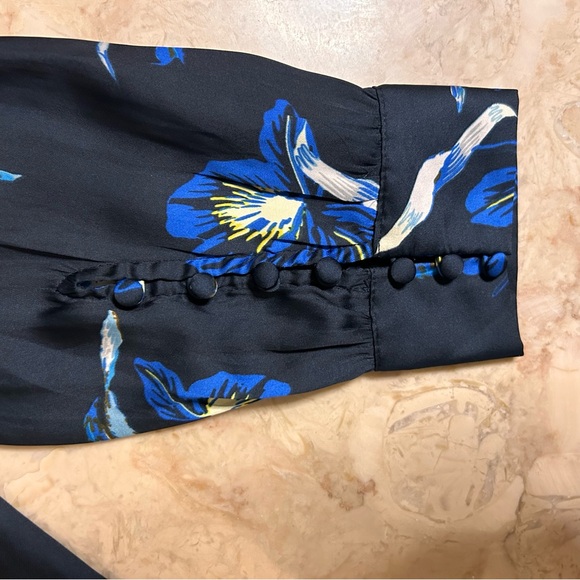 NWT Banana Republic Size Small Floral Blouse Navy Iris Print - Picture 7 of 12